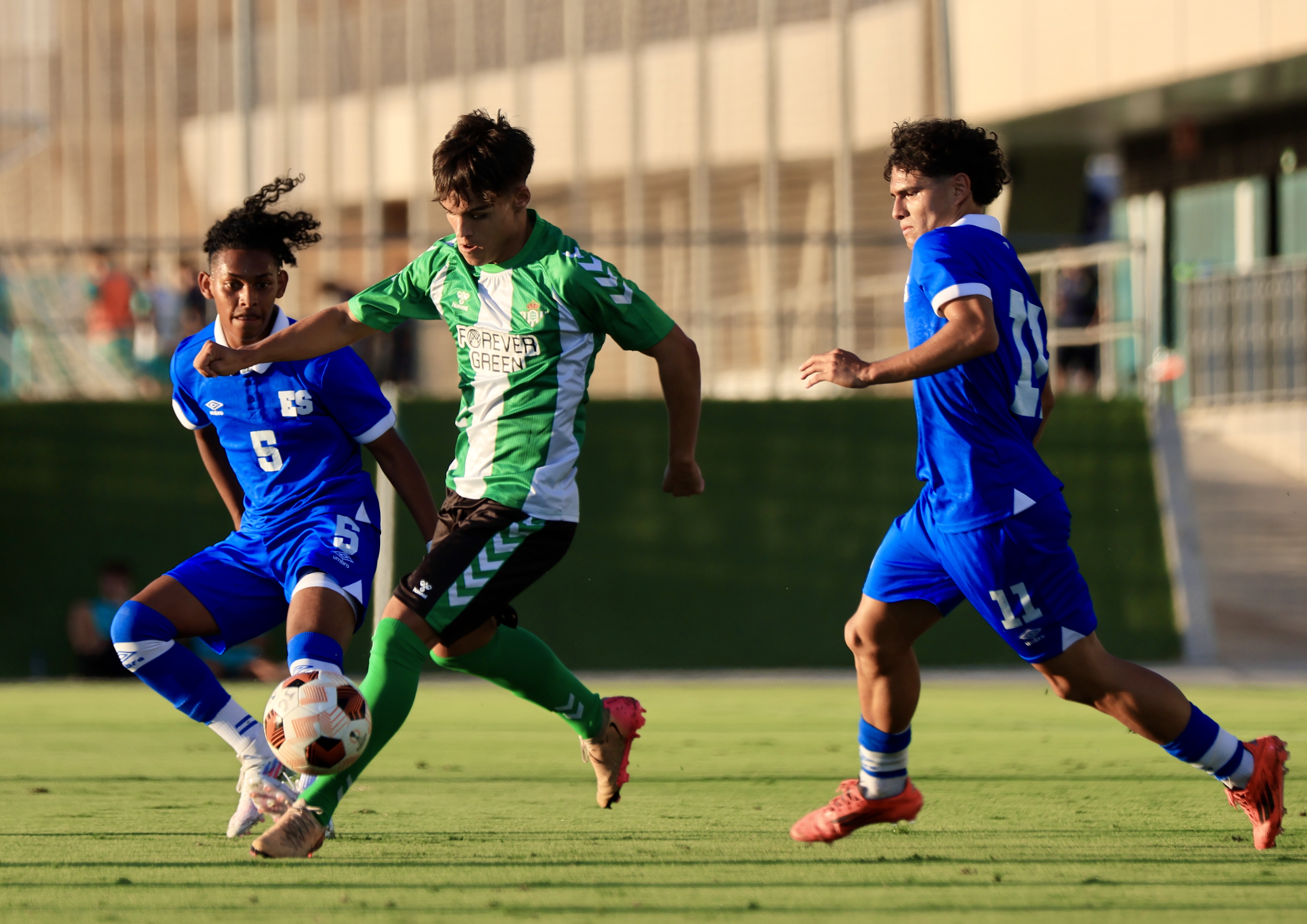 El Salvador vs Betis